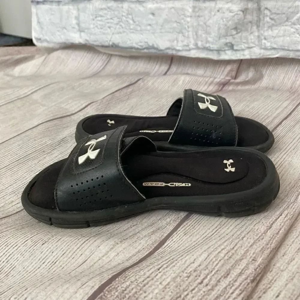 Under Armour toddler sz 12 black 4D foam comfort slides w/adjustable top strap